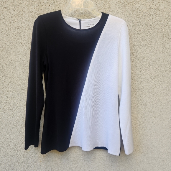 exclusively misook Tops - EXCLUSIVELY MISOOK Women's Top Small Black White Two Tone Classic Professional